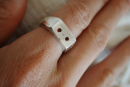 Selma signet ring